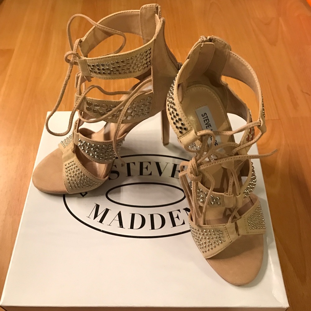 Steve Madden Lease Suede size 7