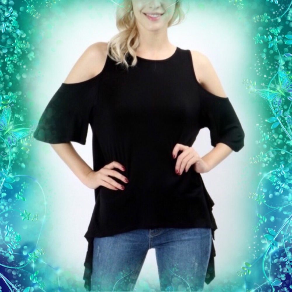 🎈🌟BNWT Black Cold Shoulder Tunic