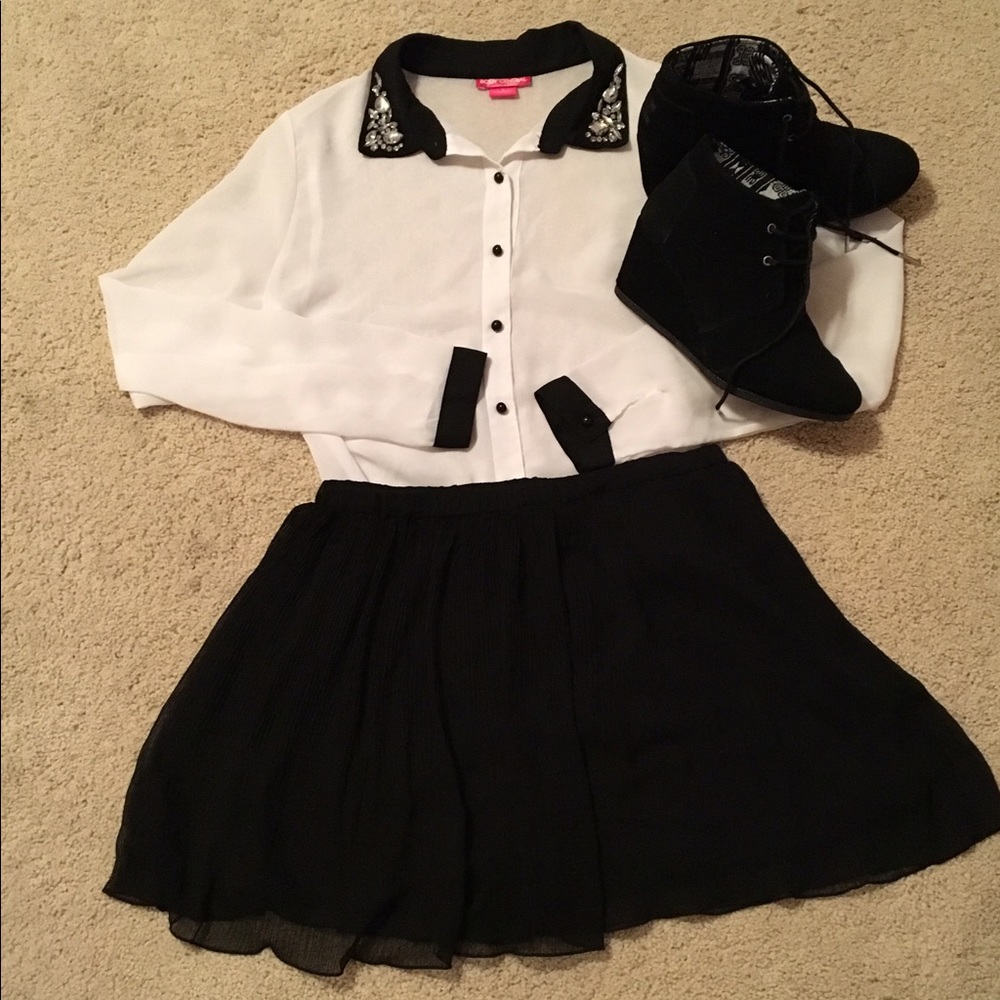 Body Central Long Sleeve Button Up