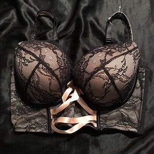 BNWOT Cacique 40DD Sexy Lace Bra