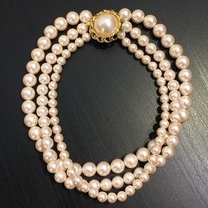 Beautiful triple strand faux pearl necklace