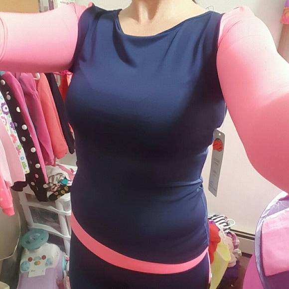 Yoshion yoga top- long-sleeve - size med- nwt - Picture 2 of 3