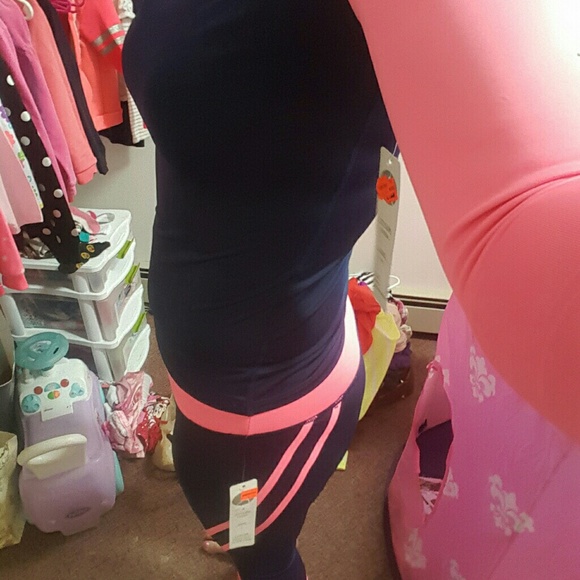 Yoshion yoga top- long-sleeve - size med- nwt - Picture 3 of 3