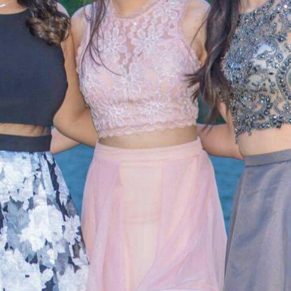 PROM DRESS WORN ONCE FLASH SALE - Picture 6 of 8