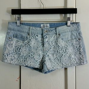🆕 Lace denim shorts