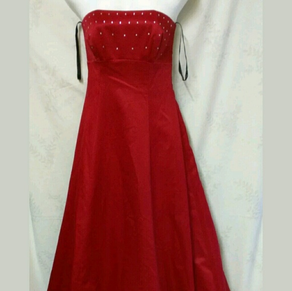 Zumzum by NIKI LIVAS size 5/6 red ballroom dress - Picture 4 of 8