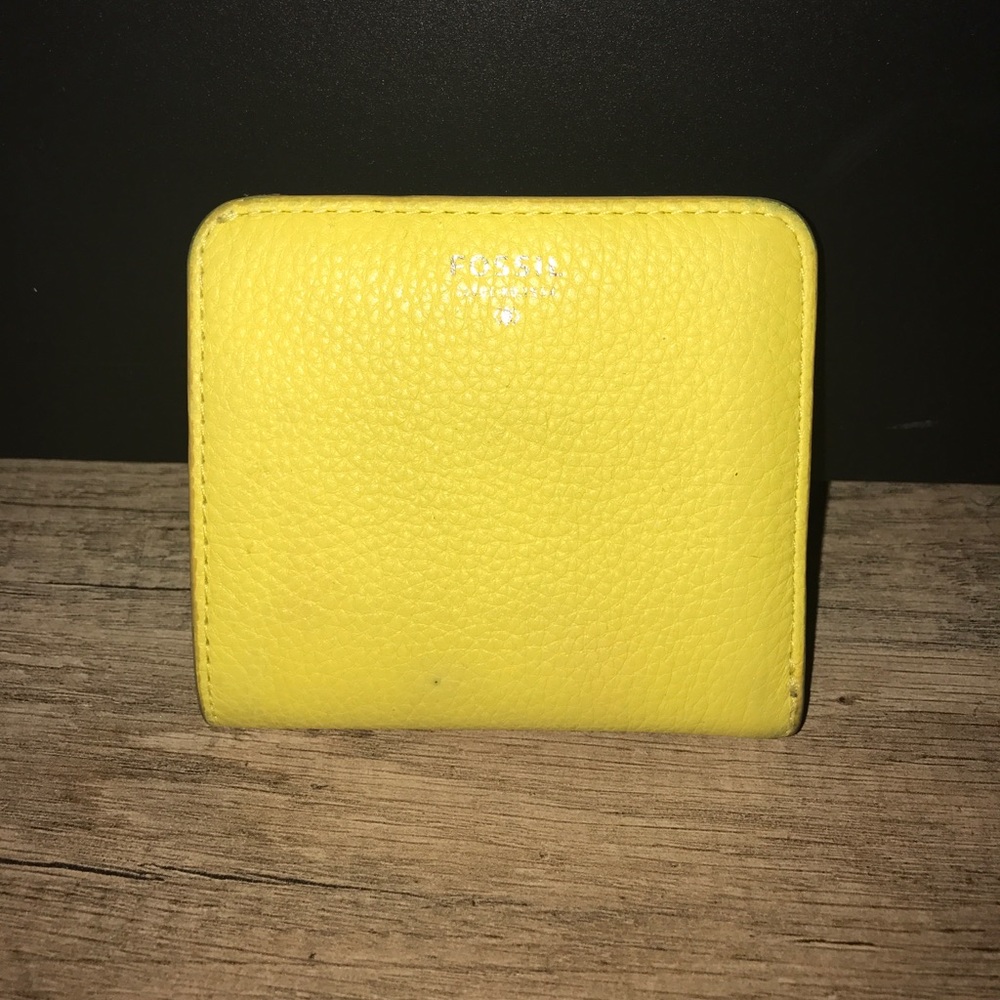 ☀️END OF SUMMER SALE☀️ Yellow Fossil Mini Wallet