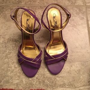 Perfect summer sundress heel!