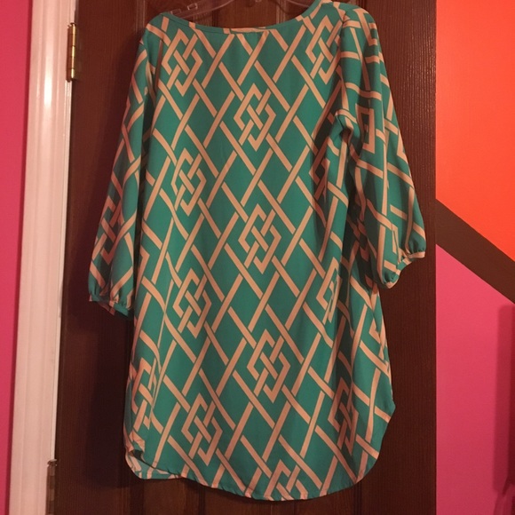 Top. - Picture 4 of 4