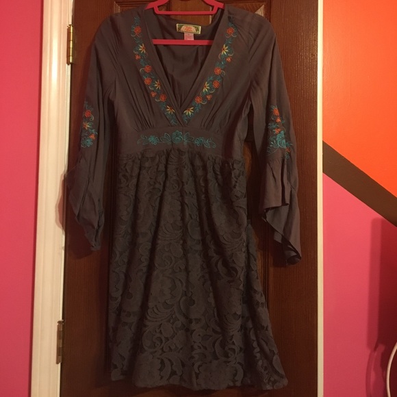 Dress. - Picture 3 of 3