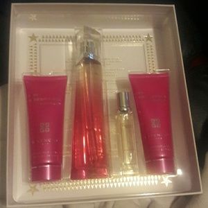 Very irresistible Givenchy perfume