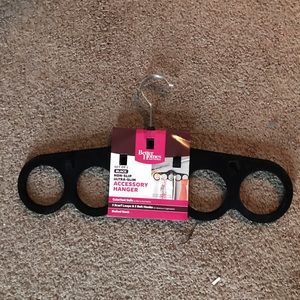 2 Scarf Hangers 🔥