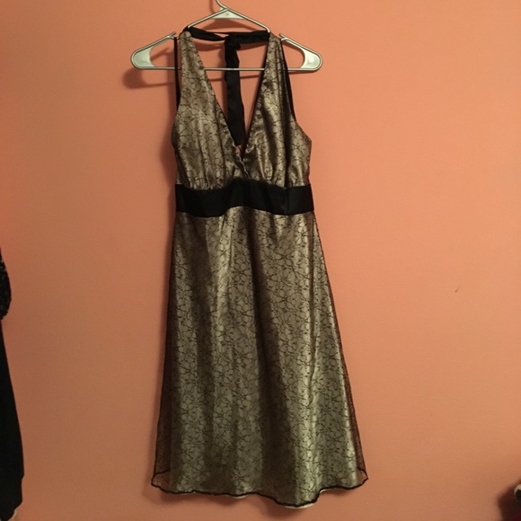 Gold Dress - Picture 1 of 2