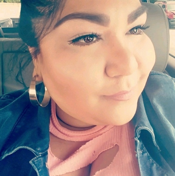 Meet your Posher, Mily - Picture 3 of 8