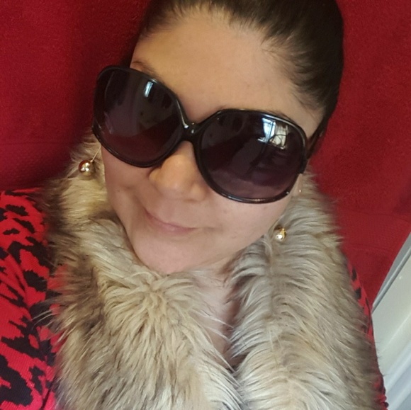 Meet your Posher, Mily - Picture 7 of 8