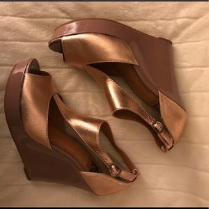 BC brushed gold wedge