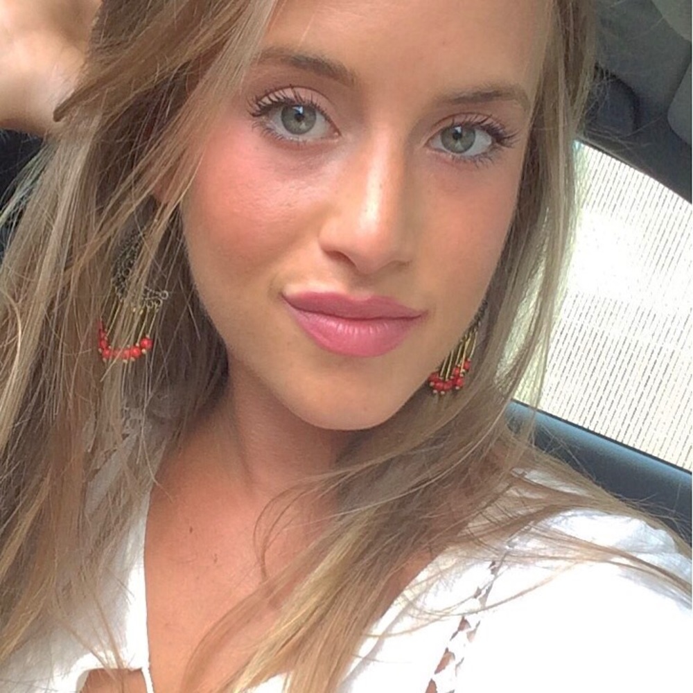 Meet your Posher, Lauren