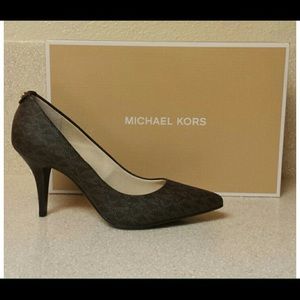 Michael Kors Flex Pump