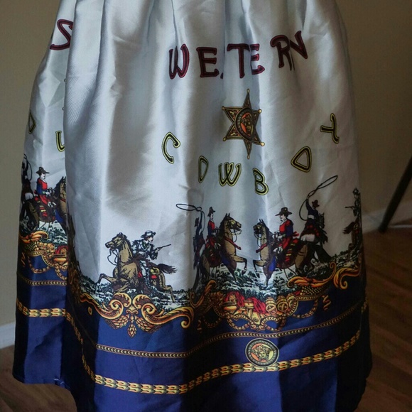 Gorgeous Western Themed Full Skirt nwot - Picture 2 of 6