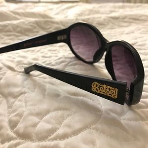 BETSEY JOHNSON sunglasses
