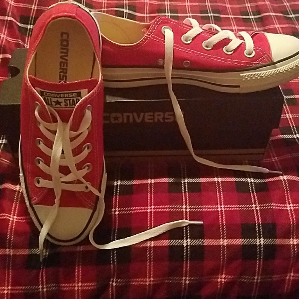 🌌FLASH SALE🌌 Converse Sneakers