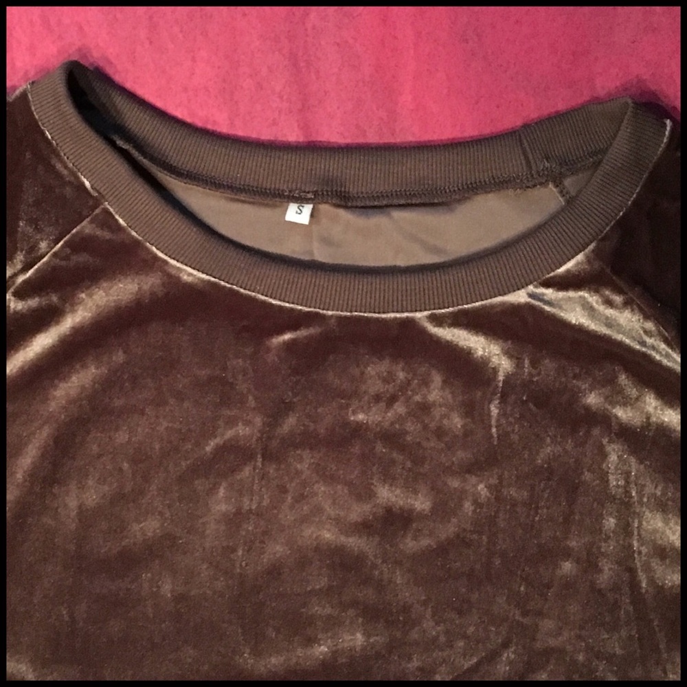 Off-the-Shoulder Velvet in Mocha - Picture 3 of 7