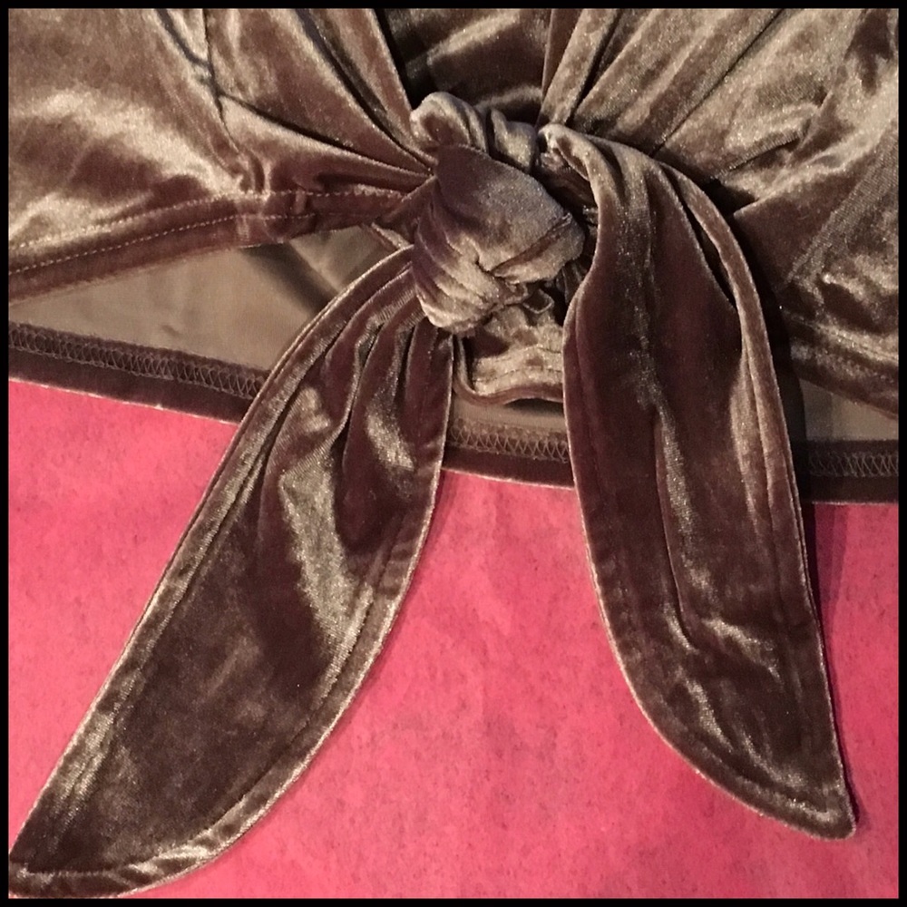 Off-the-Shoulder Velvet in Mocha - Picture 4 of 7