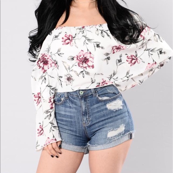 🥀DONATING 4/20 Off the Shoulder Flower Top - Picture 4 of 6