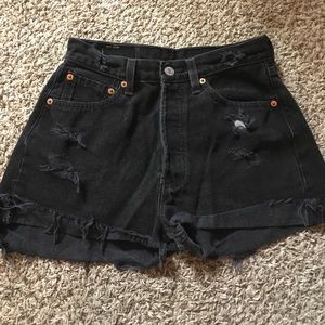 Mid waist black Levi's shorts