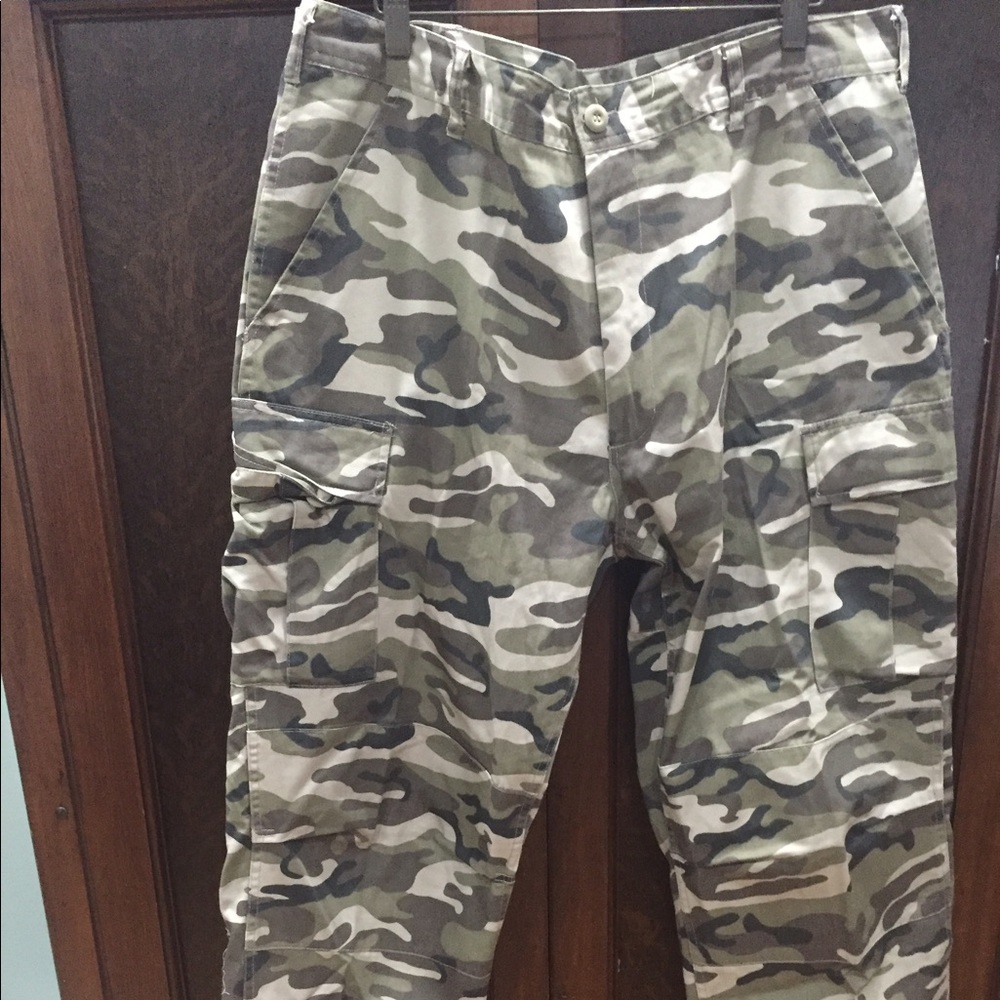 Cargo pants, camouflage print, L