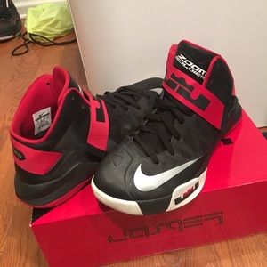 Zoom Lebron soldiers