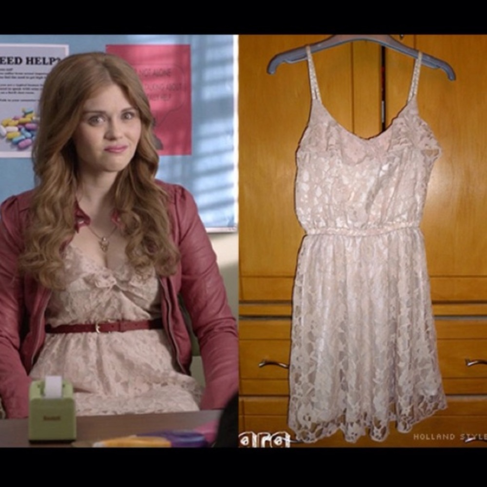 ✨SOLD on Instagram✨ H&M teen wolf Lydia Martin - Picture 1 of 4
