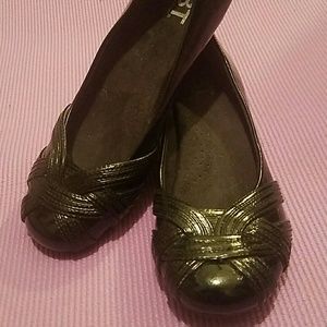 BT by BareTraps Memory Foam Patent Leather Flats