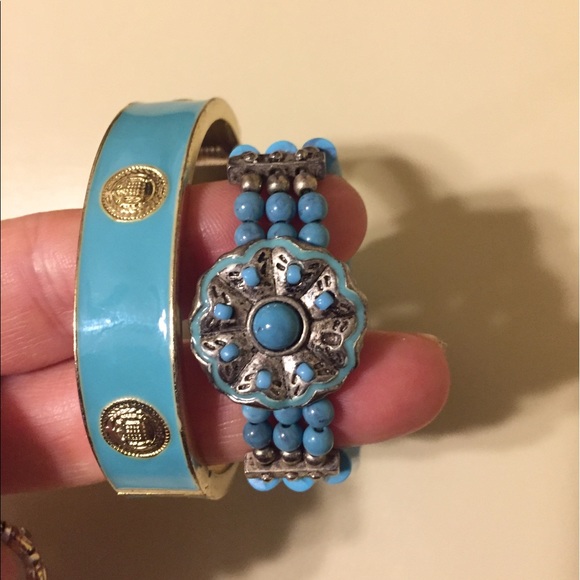 🦋TURQUOISE BRACELETS - Picture 1 of 3