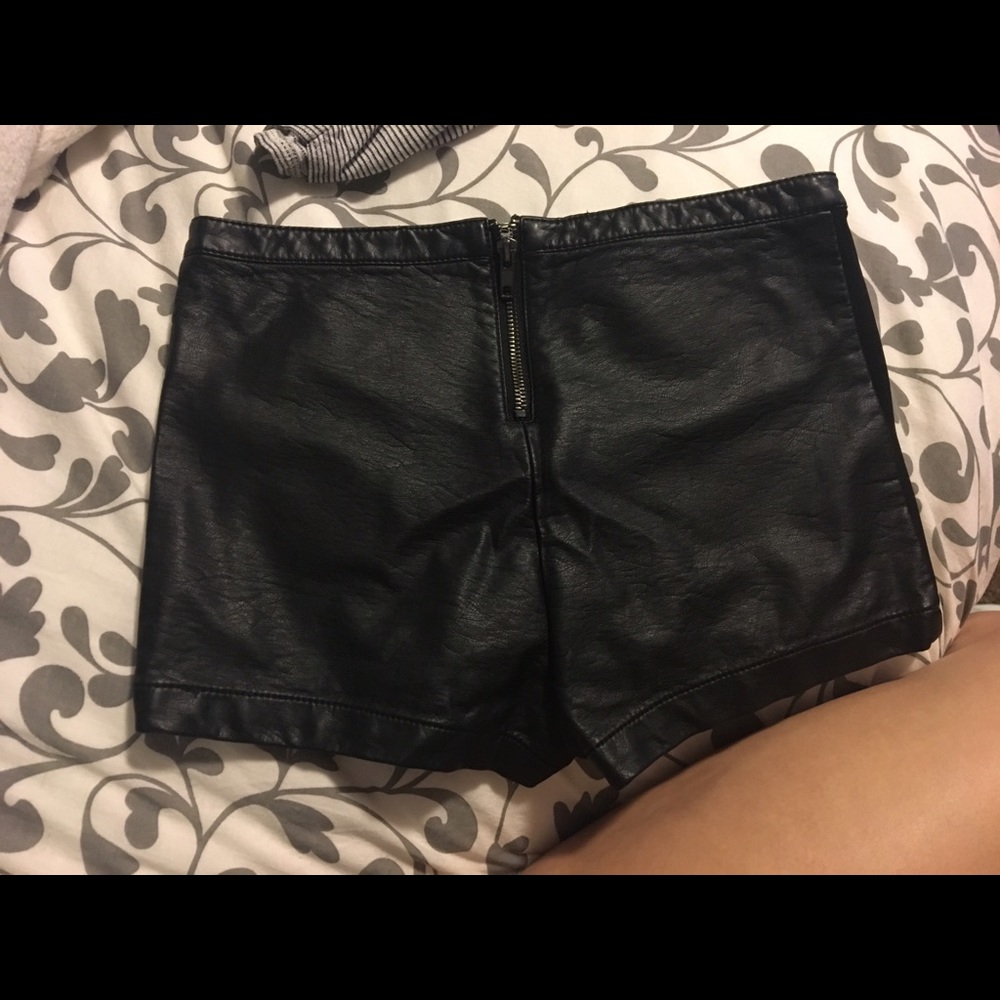 Shorts - Picture 2 of 2