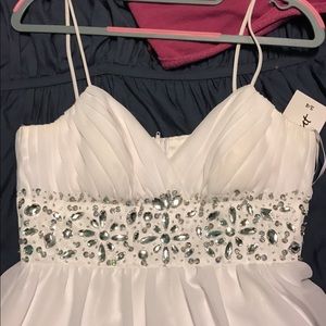 BEAUTIFUL WHITE PROM DRESS