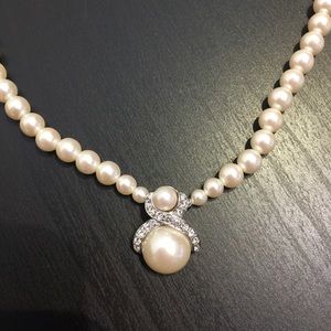 Beautiful faux pearl necklace