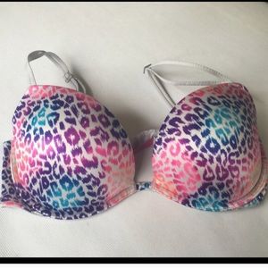 34D Victoria's Secret bra