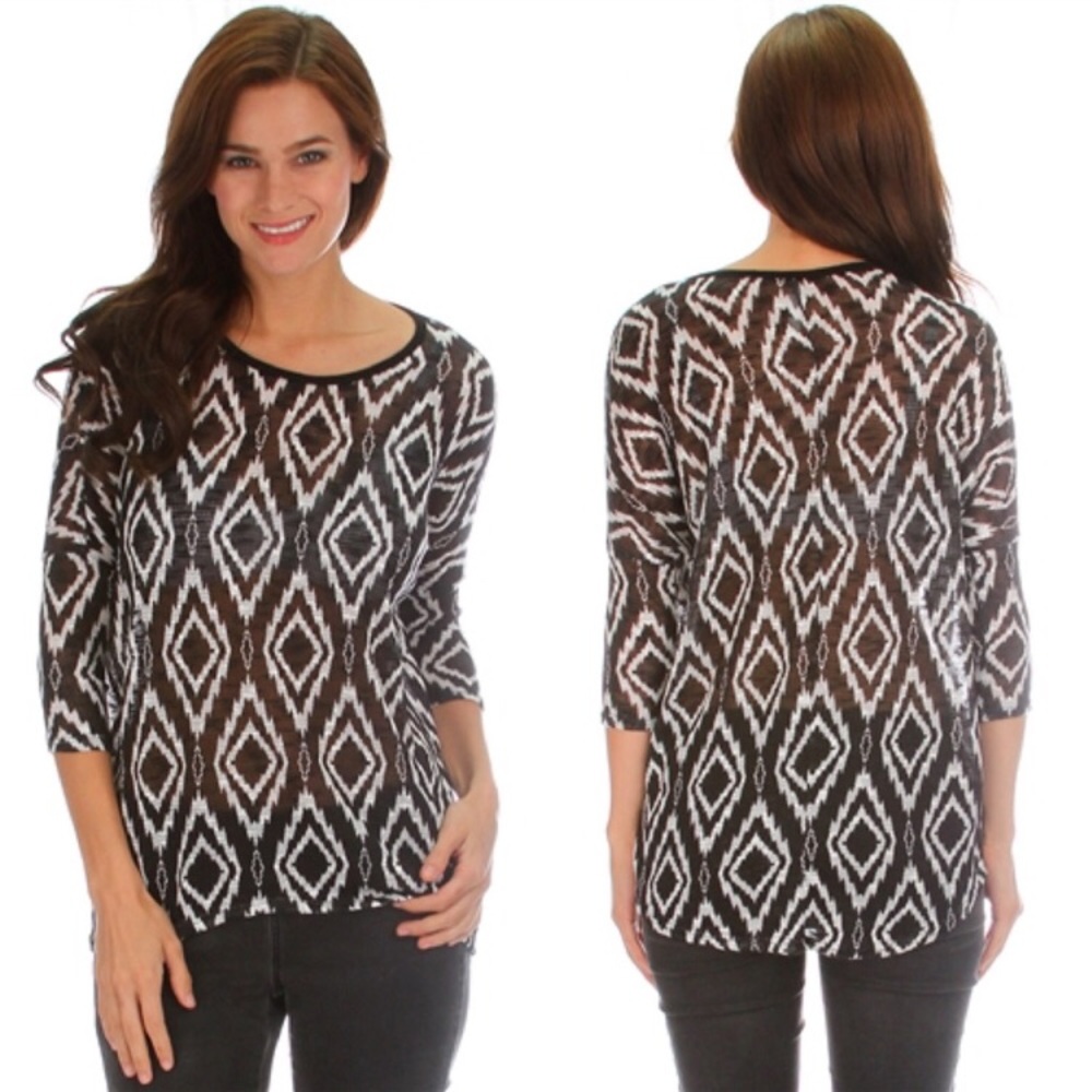 🌟SALE🌟 Black & White Diamond Hi Lo Top - Picture 2 of 6