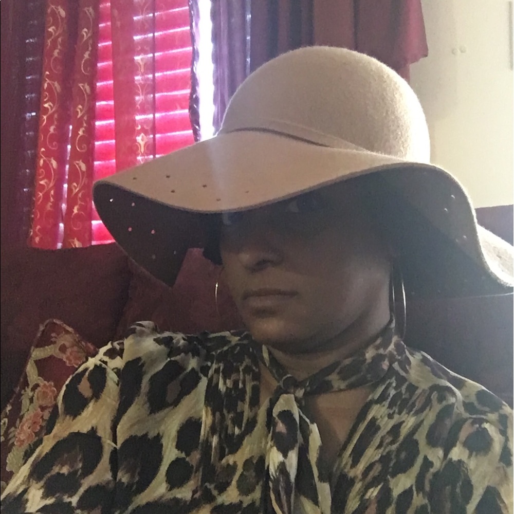 Meet your Posher, Marcia