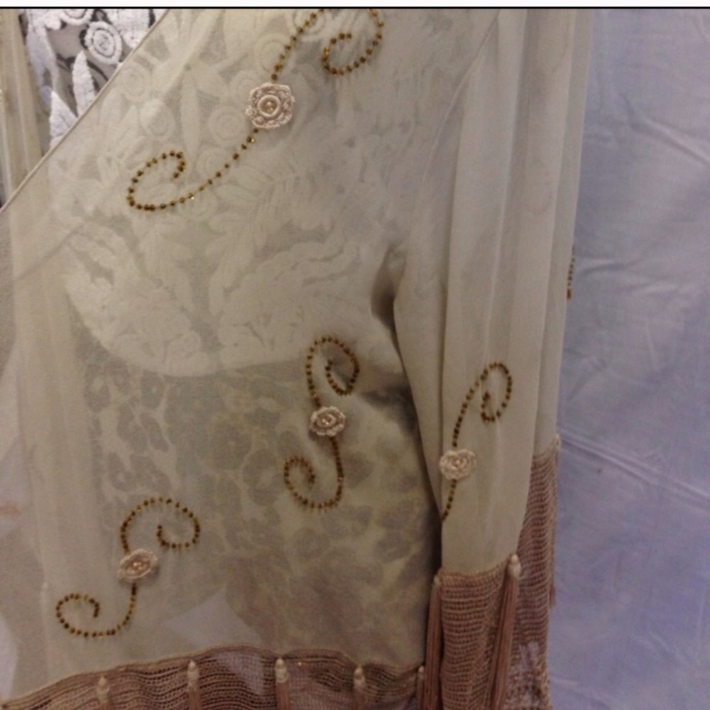 ⭐️SOLD⭐️Vintage Sheer Fringe Oversized Kimono - Picture 3 of 4