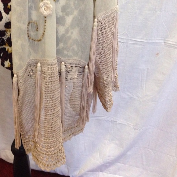 ⭐️SOLD⭐️Vintage Sheer Fringe Oversized Kimono - Picture 2 of 4