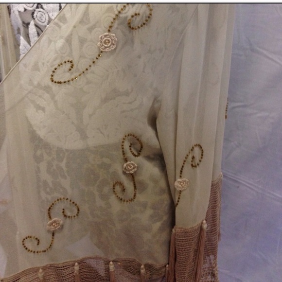 ⭐️SOLD⭐️Vintage Sheer Fringe Oversized Kimono - Picture 3 of 4