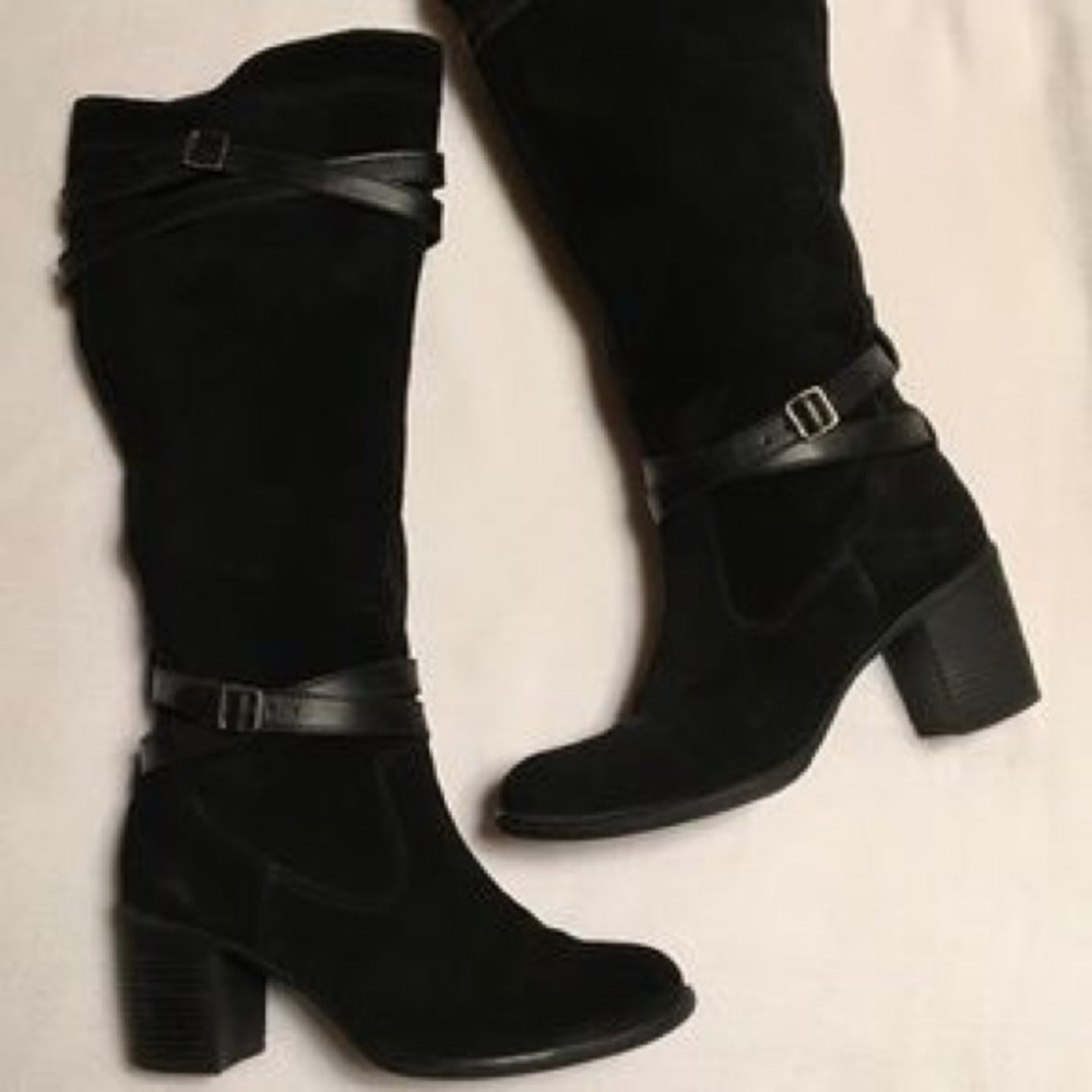 Black suede boots