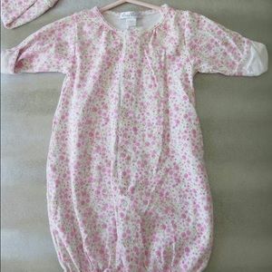 White w/ flower print gown with matching hat