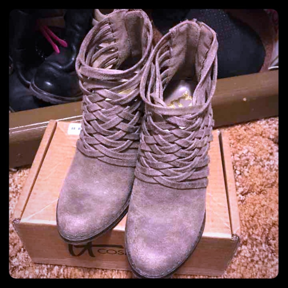 fergaligious booties