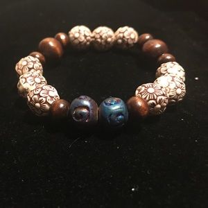 Wood beaded bracelet