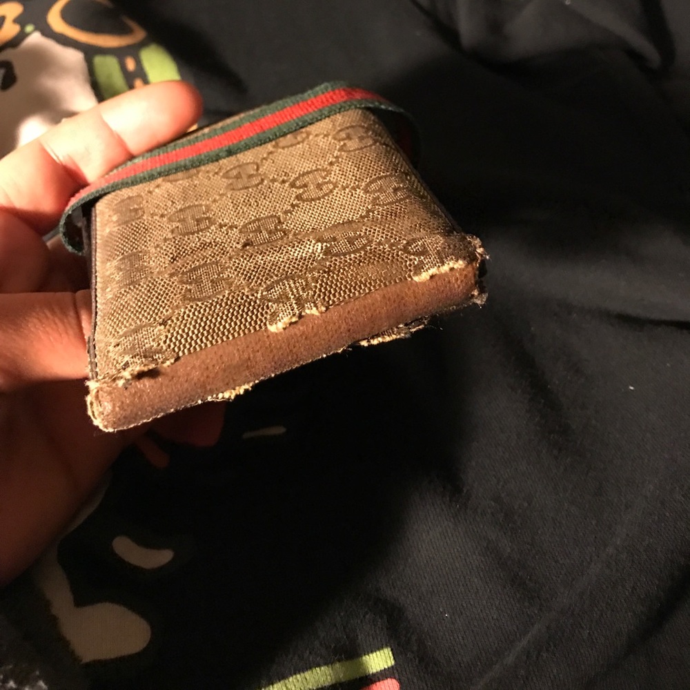 Gucci - Picture 2 of 4