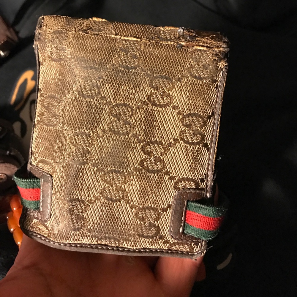 Gucci - Picture 3 of 4