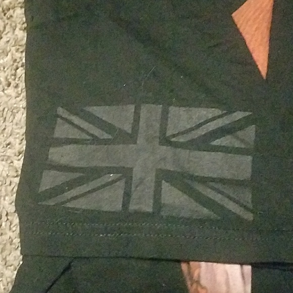 BLACK GRAPHIC TEE - Picture 3 of 4